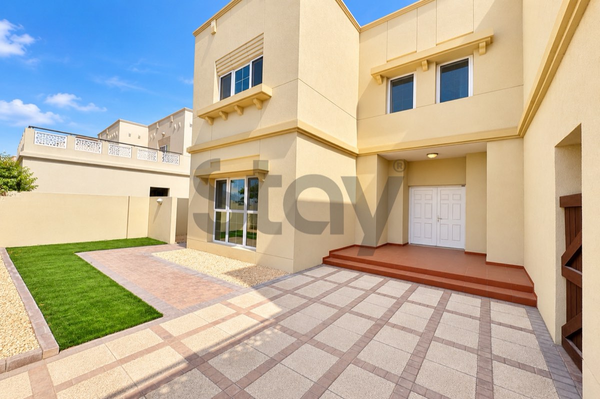 5 bedroom villa, Maeen 1, The Lakes